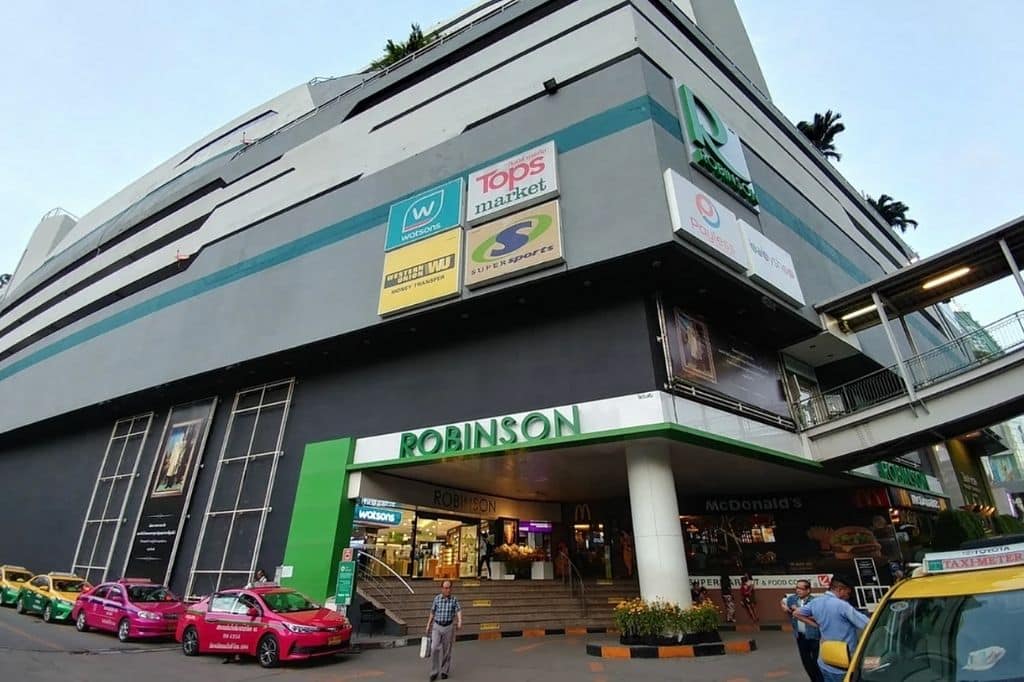 曼谷買房自住出租在Asok有便利的Robinson百貨商城