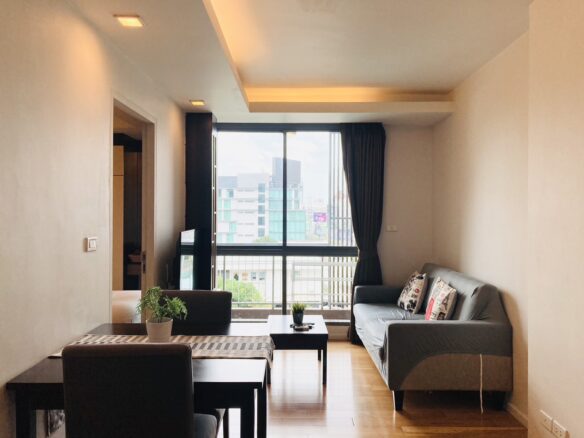 Throne Property Focus Ploenchit 1