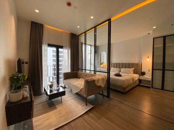 Throne Property Muniq Sukhumvit 23 7