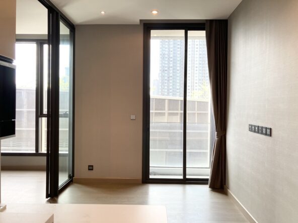 Throne Property The Esse at Singha Complex 1 12