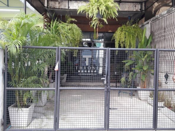 Throne Property Townhouse in Silom 1
