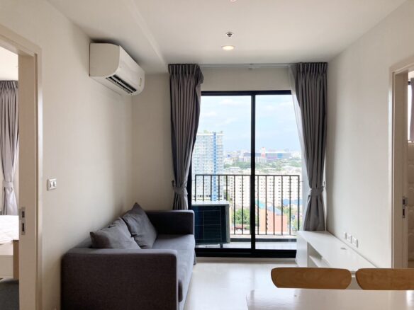 Throne property Nue Noble Chaengwattana 1